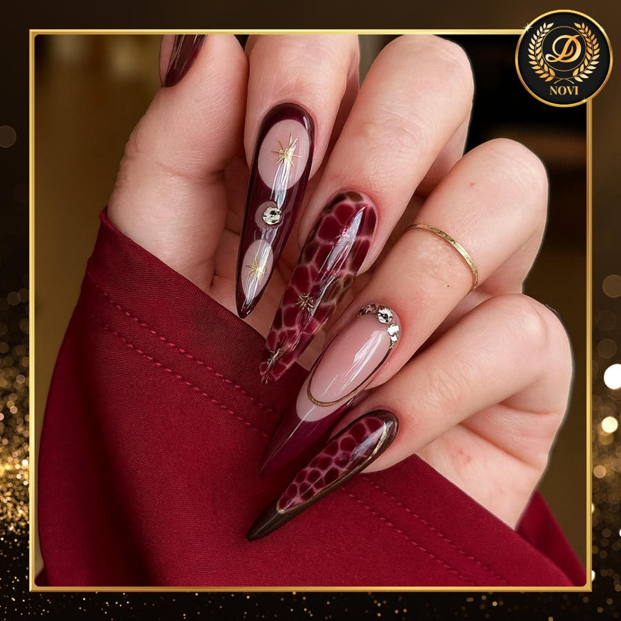 Nail design by Deluxe Nail Salon Spa 